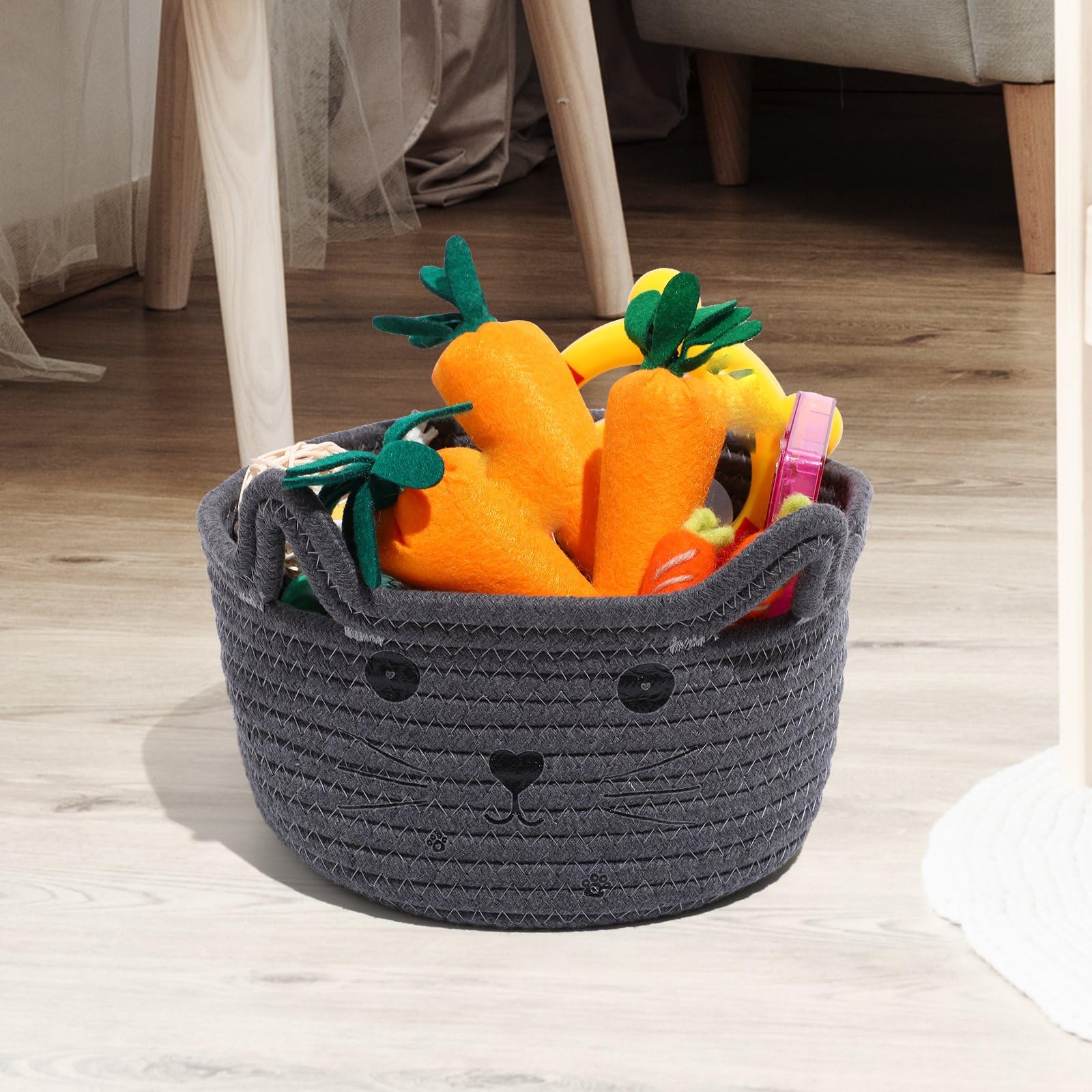Zopeal cat basket is easy to wipe and maintain between uses