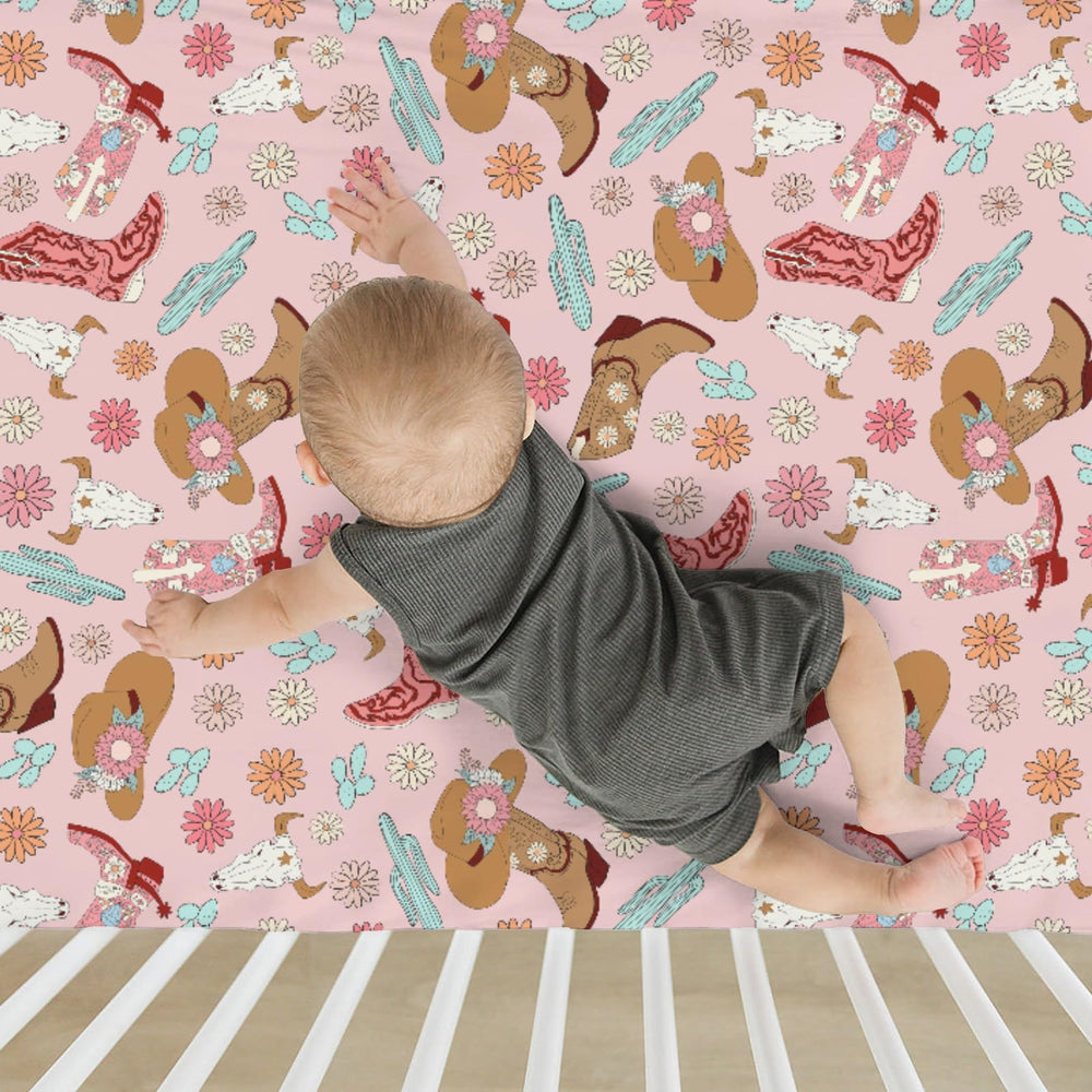 ZoUbqchy full elastic around crib sheet keeps it flat and secure