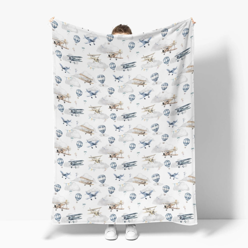 ZoUbqchY Baby nursery blanket for cuddles and tummy time.