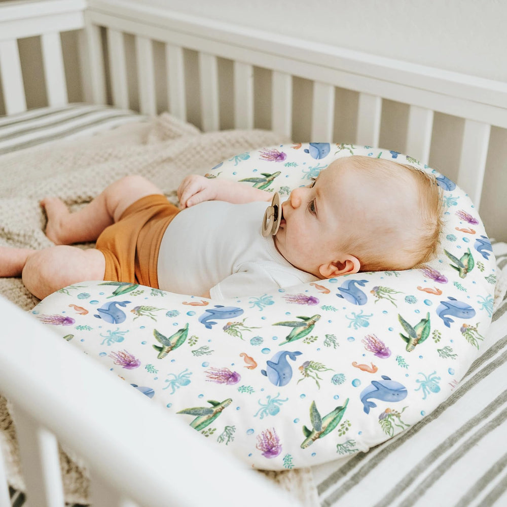 ZoUbqchY coral design brightens the nursery