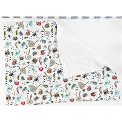 ZoUbqchY Bugs Hunt bees pattern enhances nursery decor
