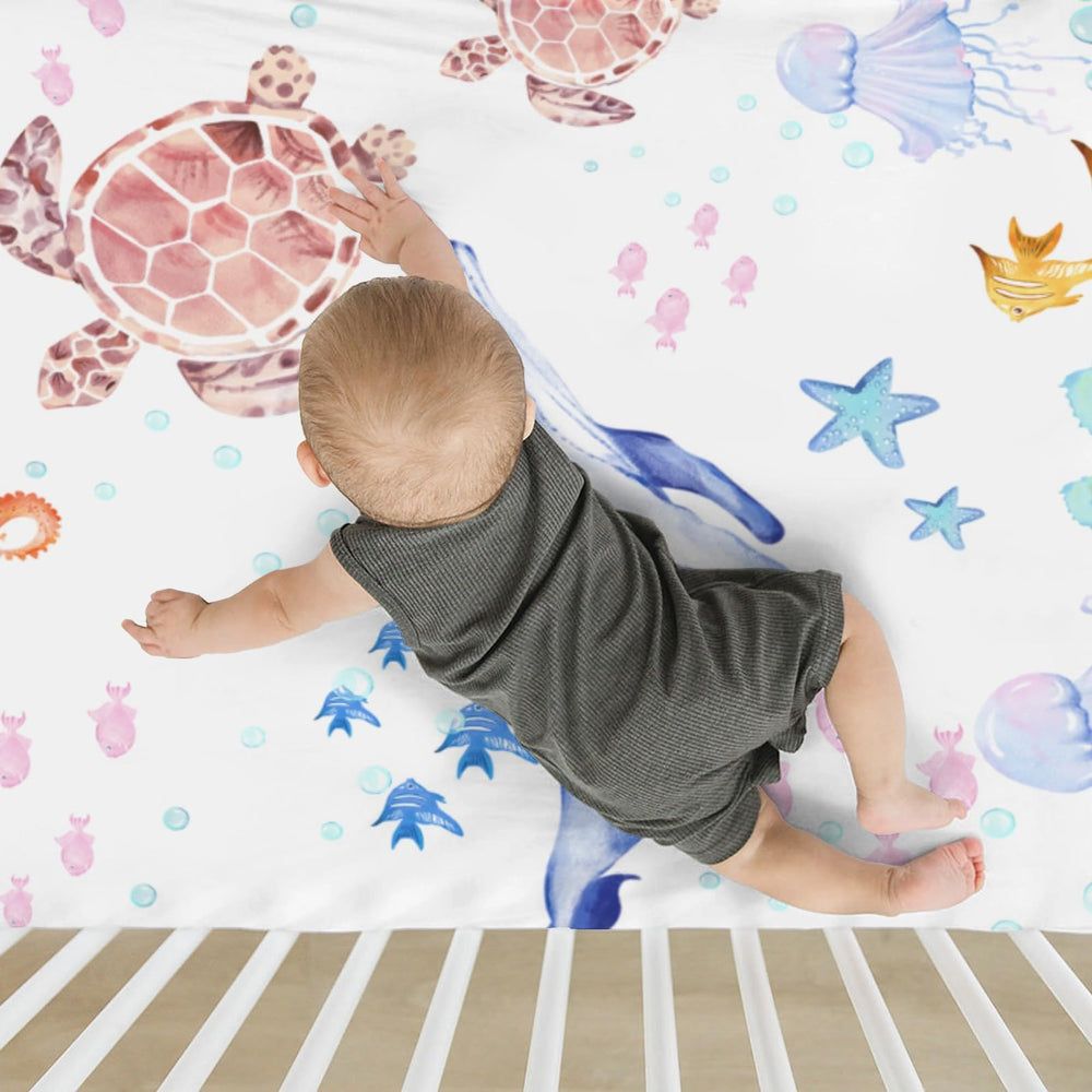 ZoUbqchy fade-resistant fabric keeps colors vivid wash after wash.