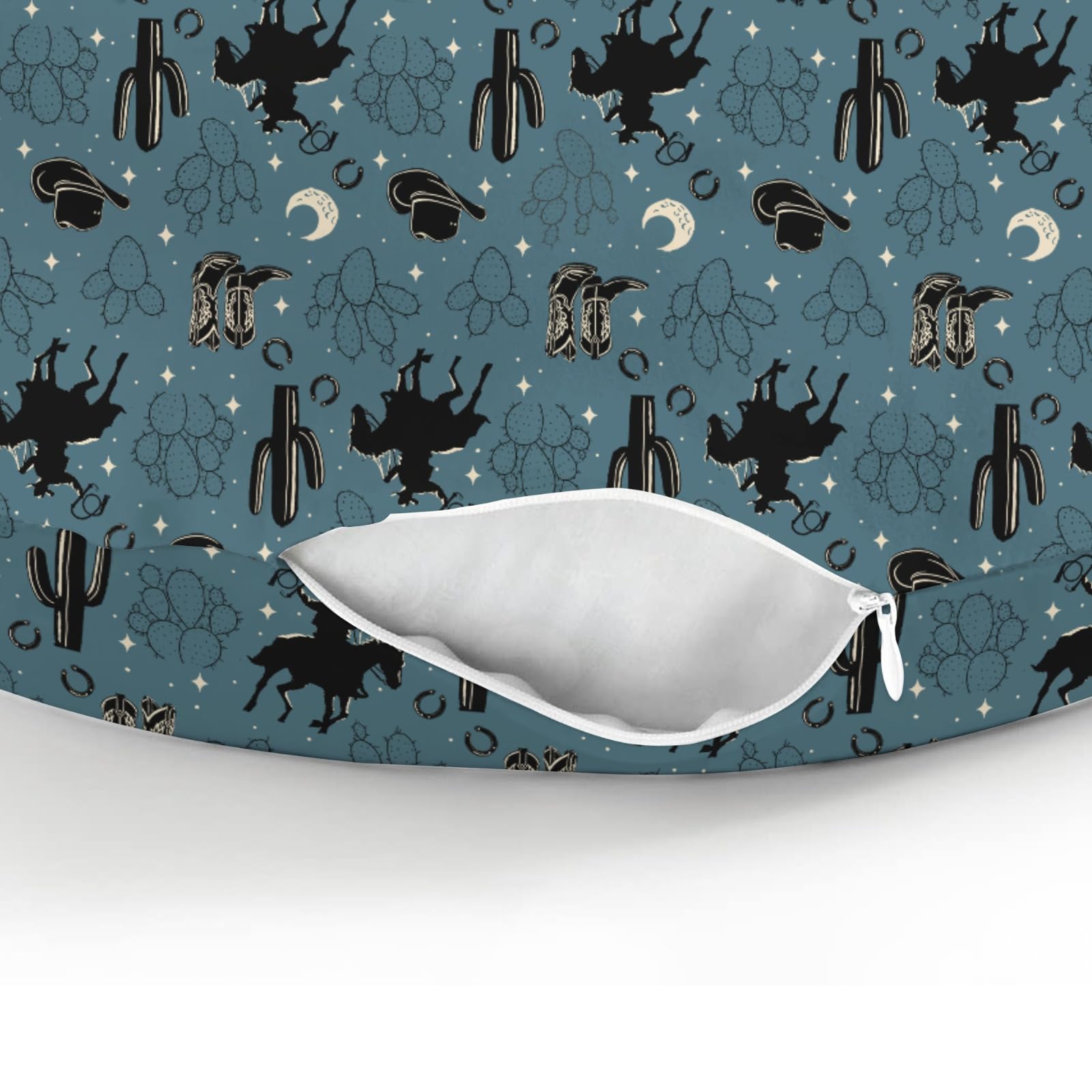 ZoUbqchy coordinating nursery piece helps create a cohesive Wild West theme.