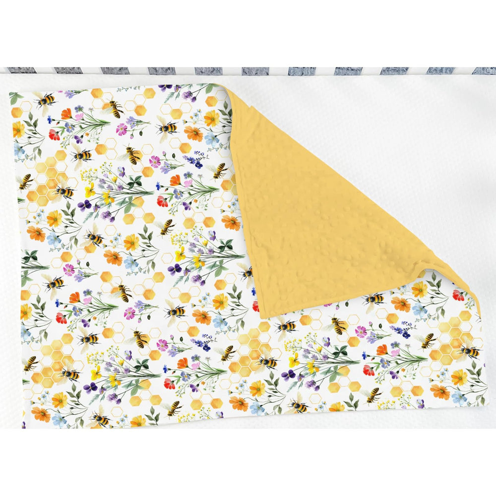 ZoUbqchY double-layer nursery blanket with breathable backing enhances cozy sleep