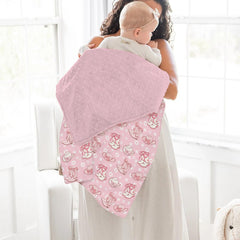 ZoUbqchY double-layer blanket provides breathable warmth for year-round comfort.