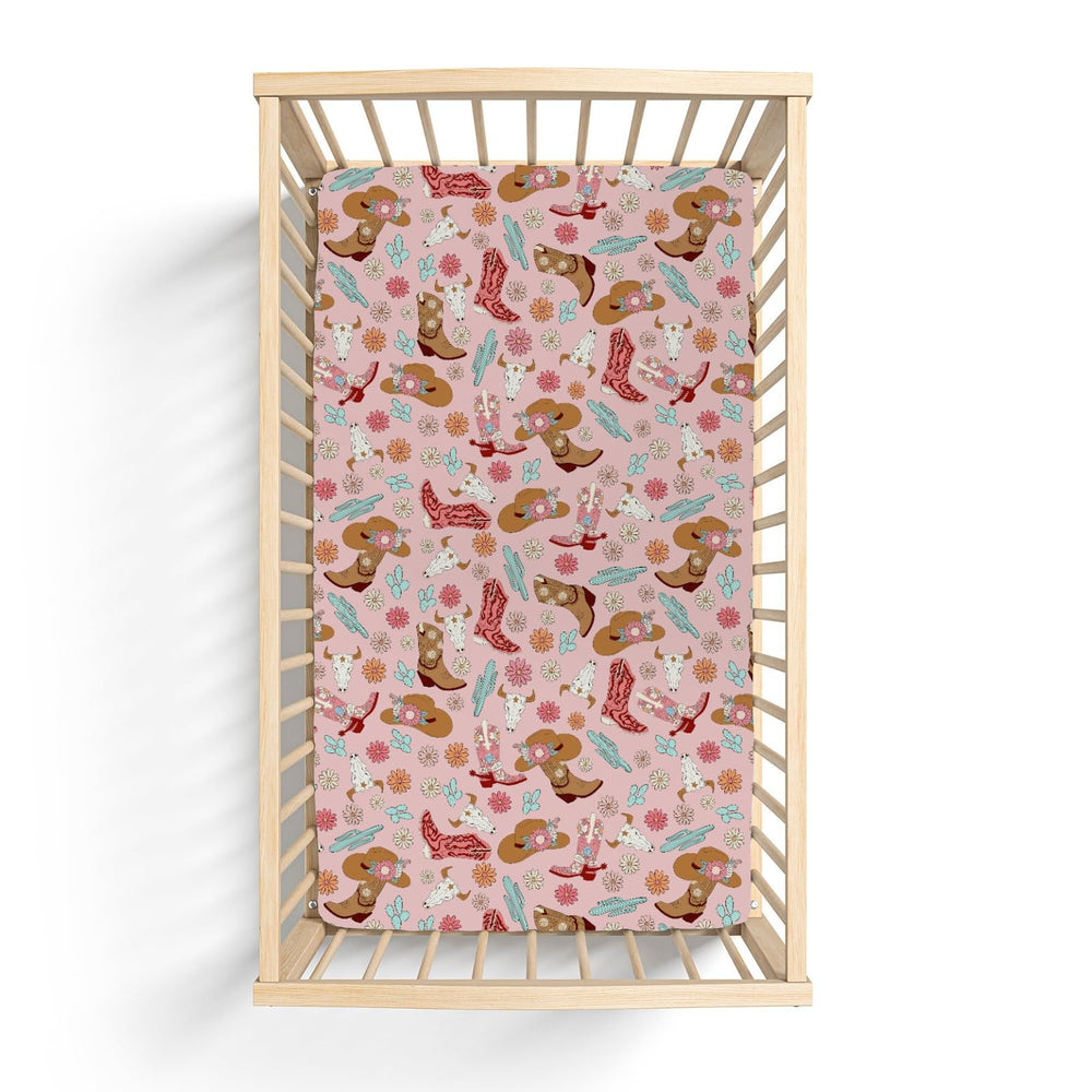 ZoUbqchy easy-care crib sheet is fade resistant and machine washable