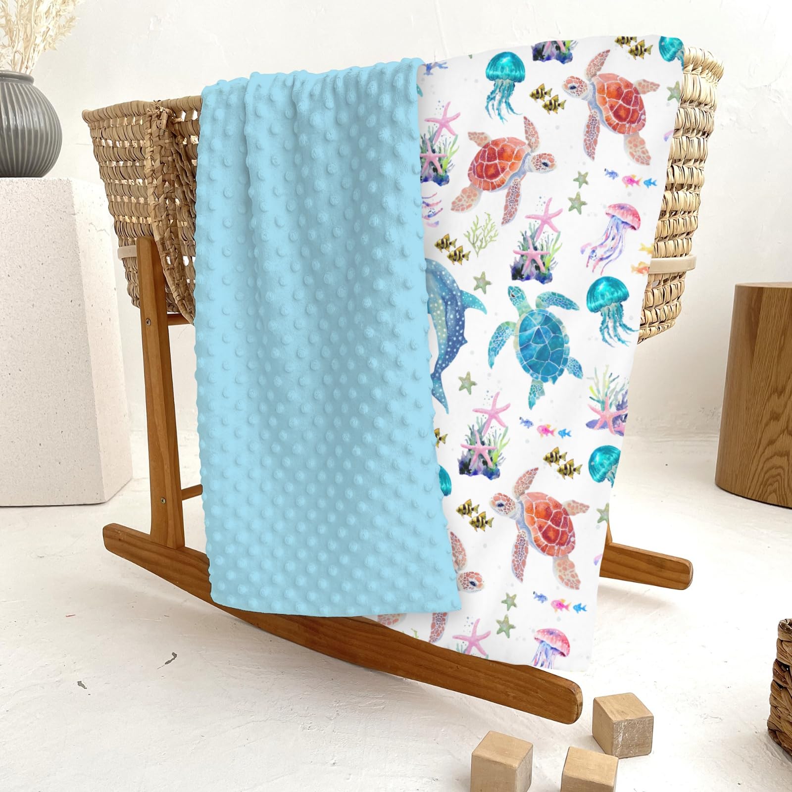 ZoUbqchY double-layer Sea Animals blanket provides warm layering