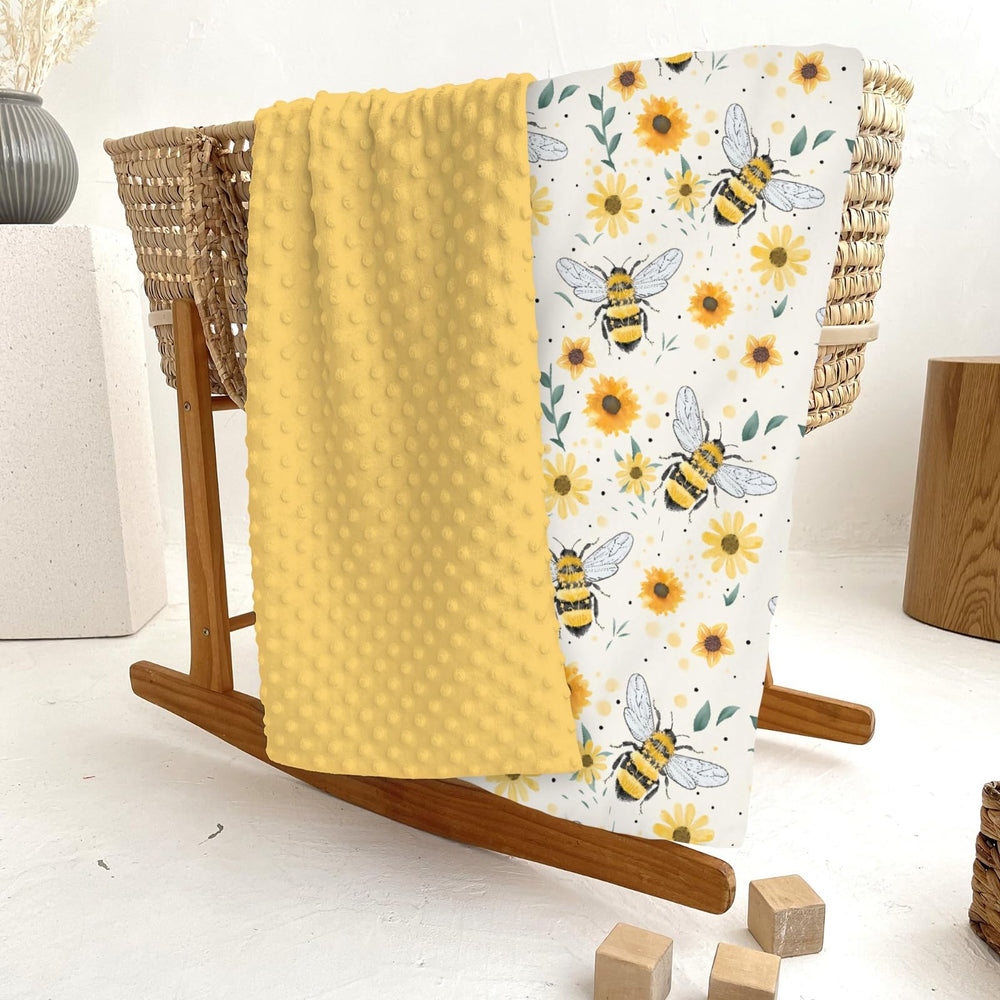 ZoUbqchY nursery decor with bee and sunflower motif