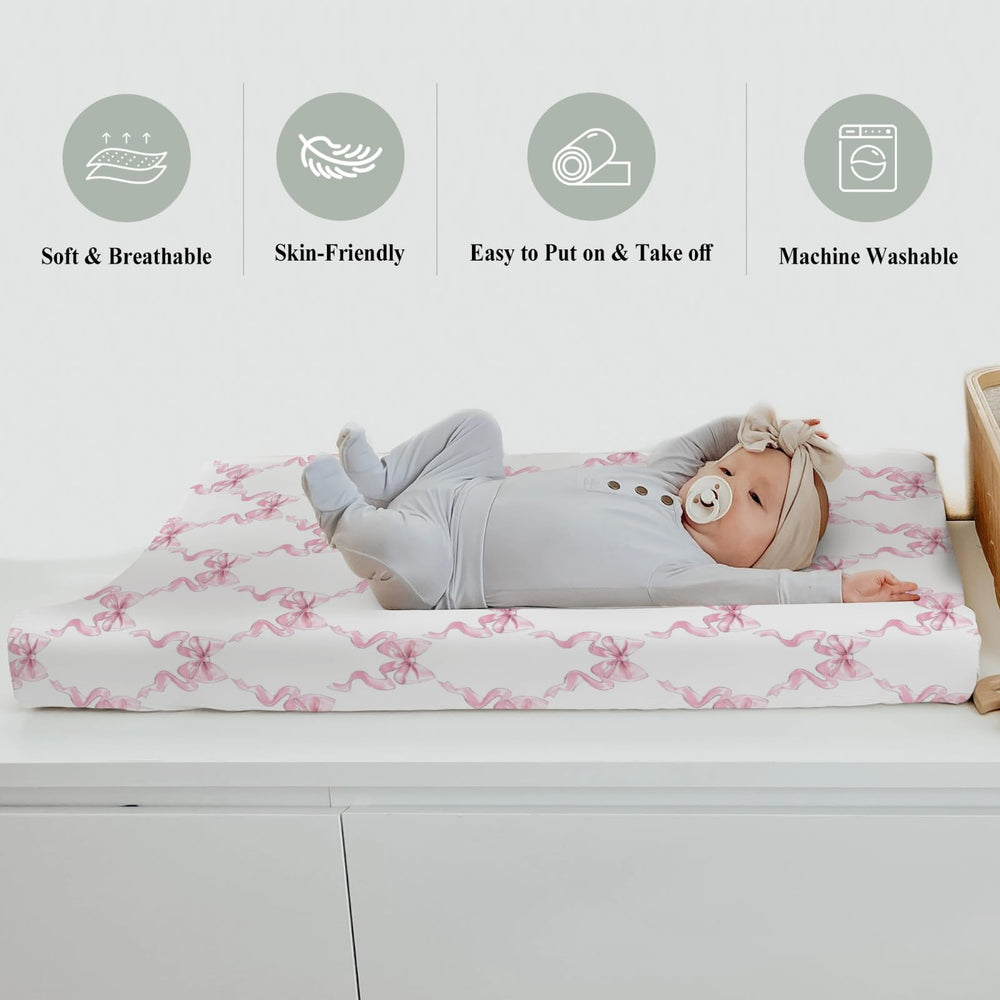 ZoUbqchY Easy-care changing pad cover that fits standard pads.