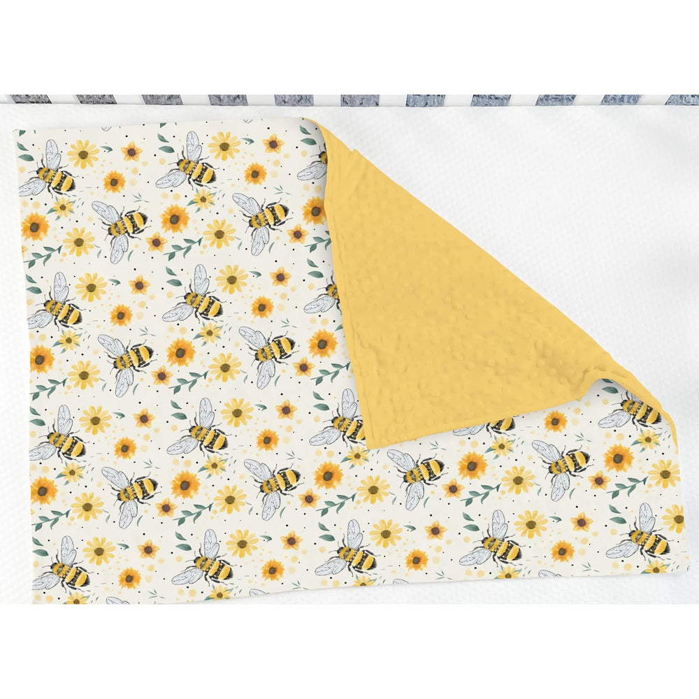 ZoUbqchY soft plush front fabric offers gentle skin contact