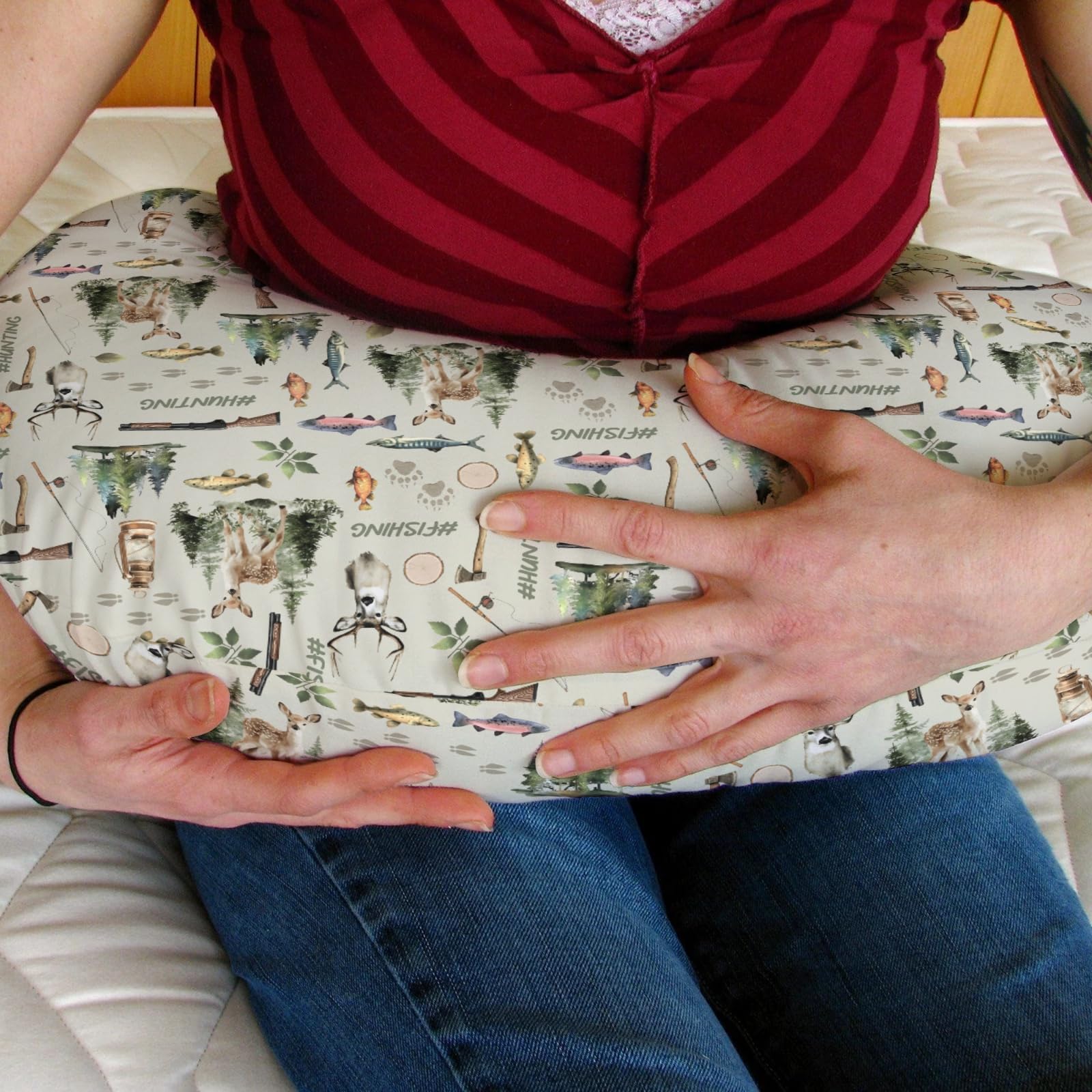 ZoUbqchY soft polyester nursing cover feels gentle on baby skin.