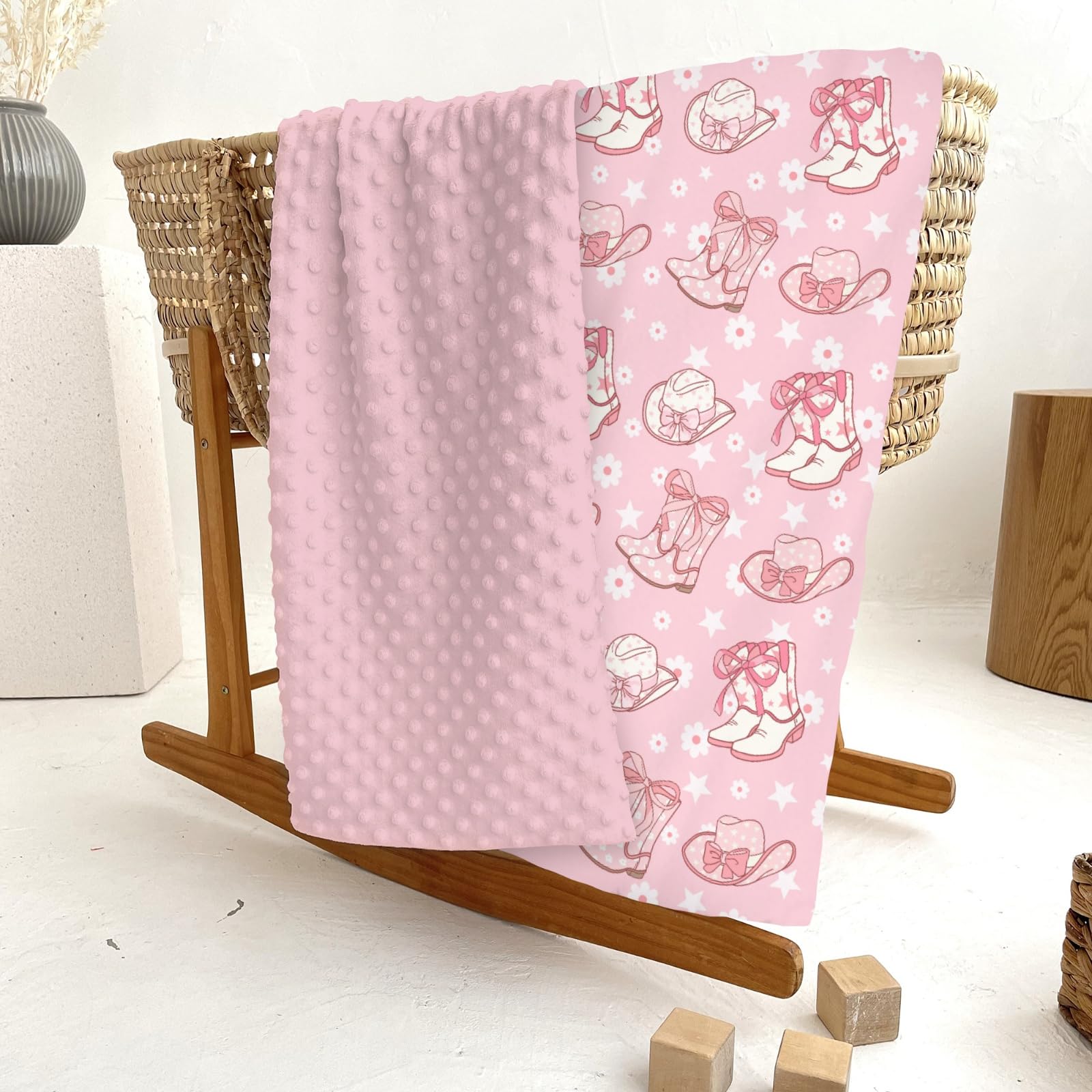 ZoUbqchY travel-friendly baby blanket for stroller, car rides, and outings.