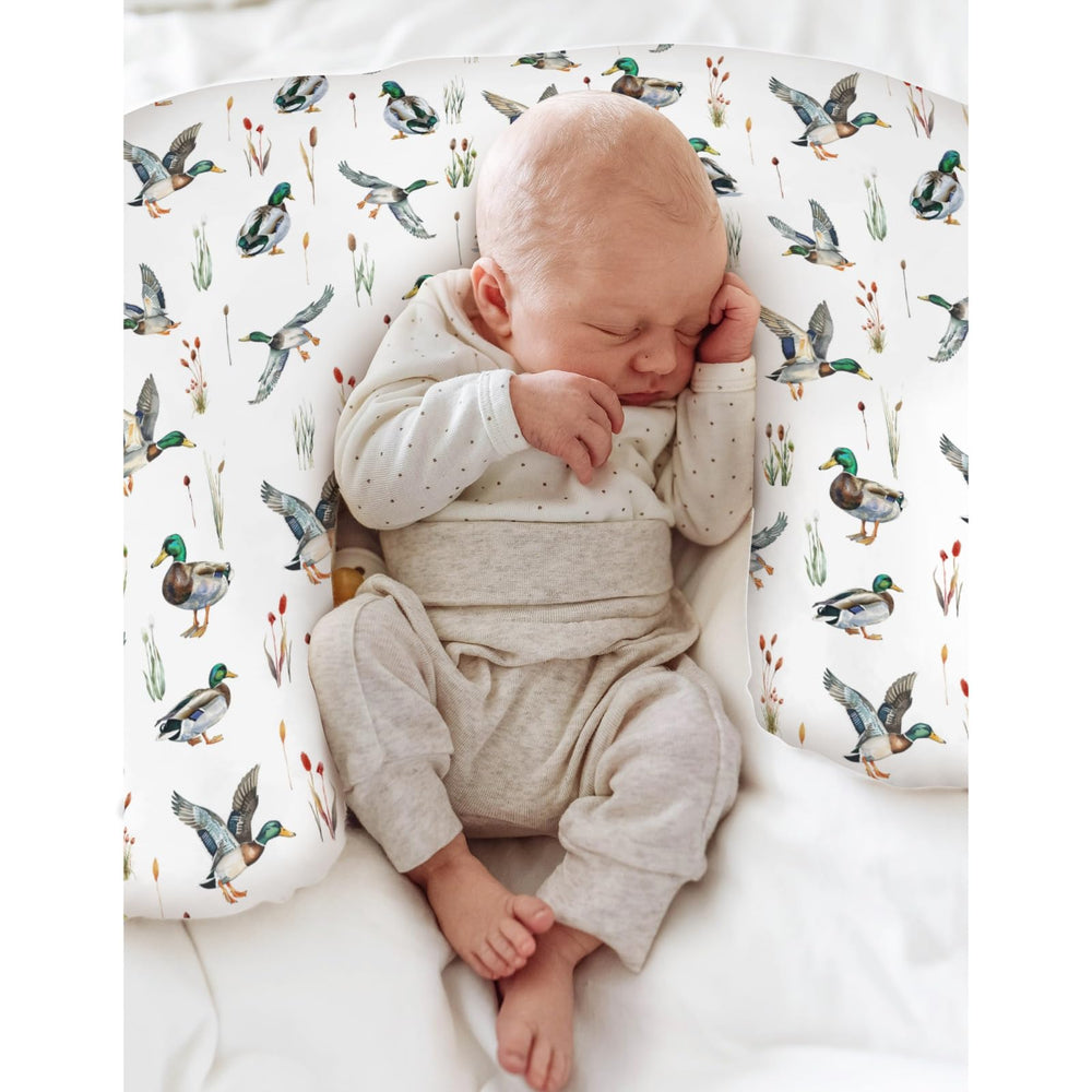 Secure zipper design on U-shaped nursing pillow cover