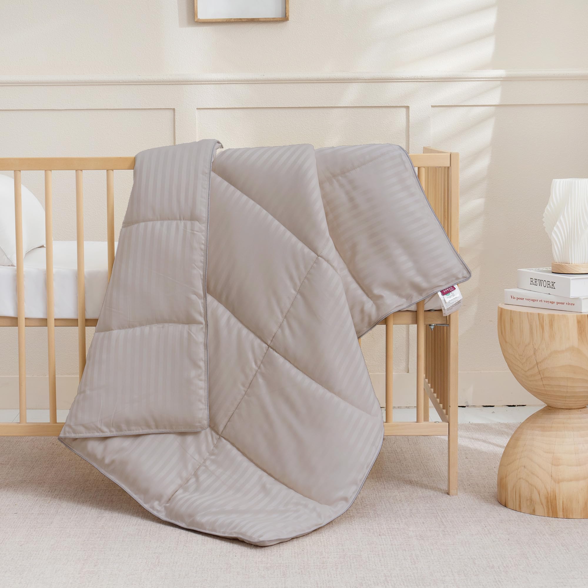 ZPECC all-season use image underlines versatile toddler blanket companion.