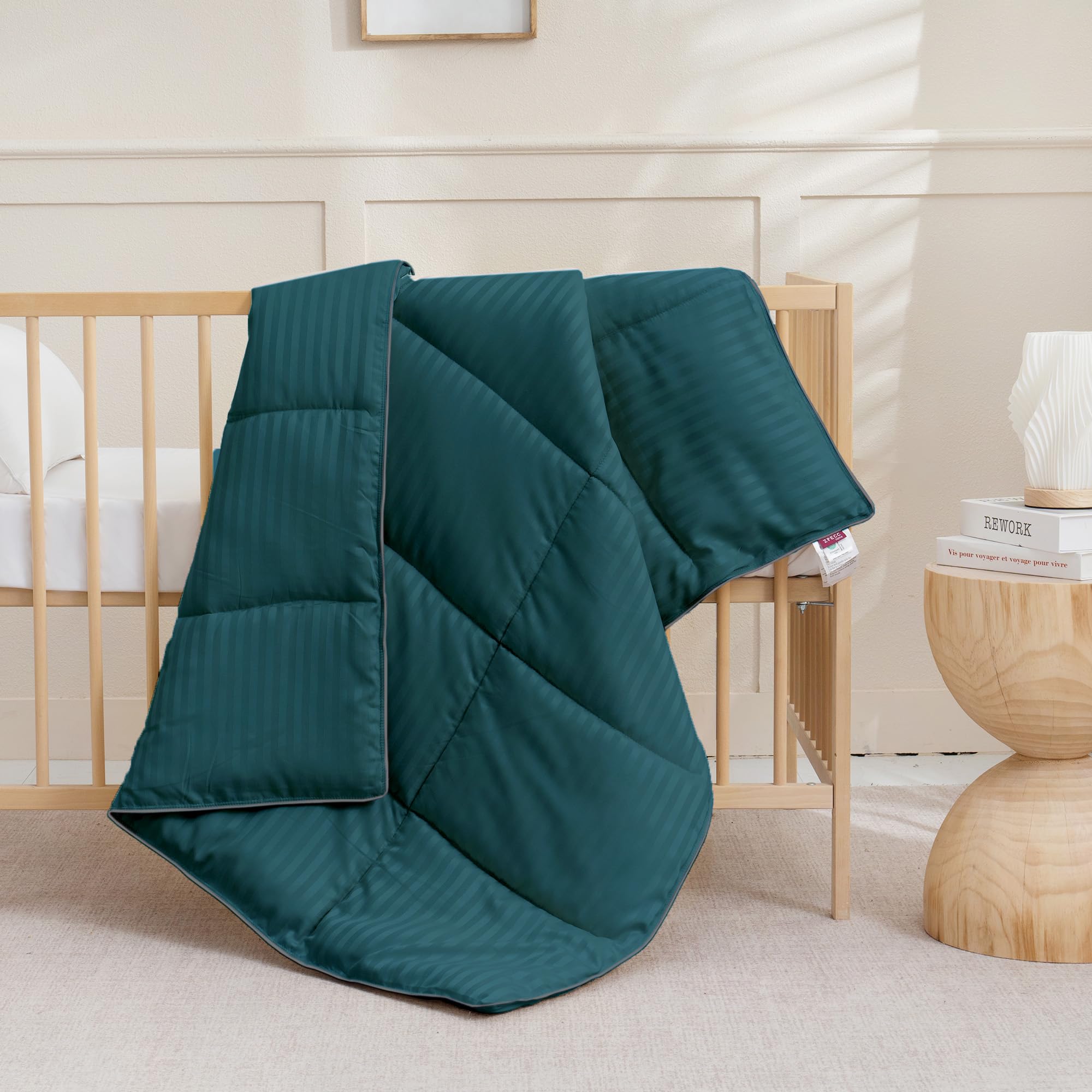 ZPECC wrinkle-resistant quilt stays neat during playtime and bedtime.