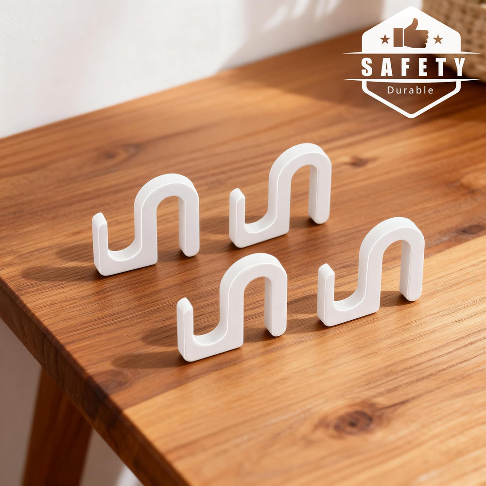 Zynoro chair back hook enables quick installation and removal for busy mealtimes.