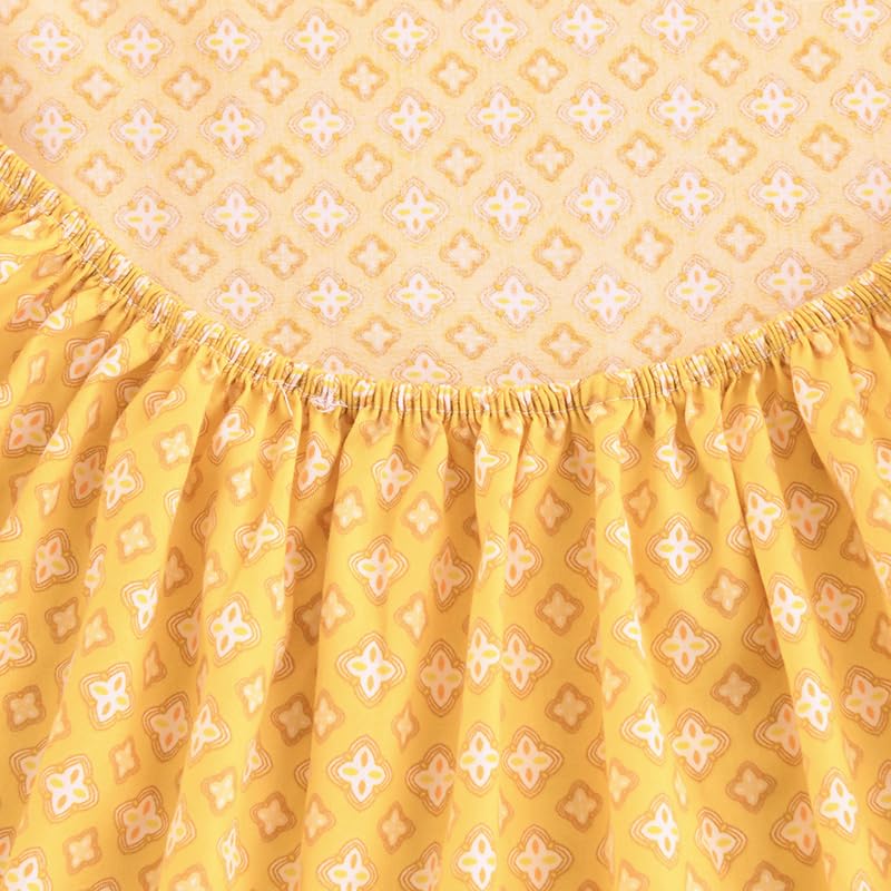 ZZRSSSLC crib bedding on mini bed shows easy care and wrinkle resistance.